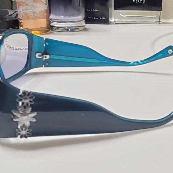 Coach Shades - Picture 3 of 5